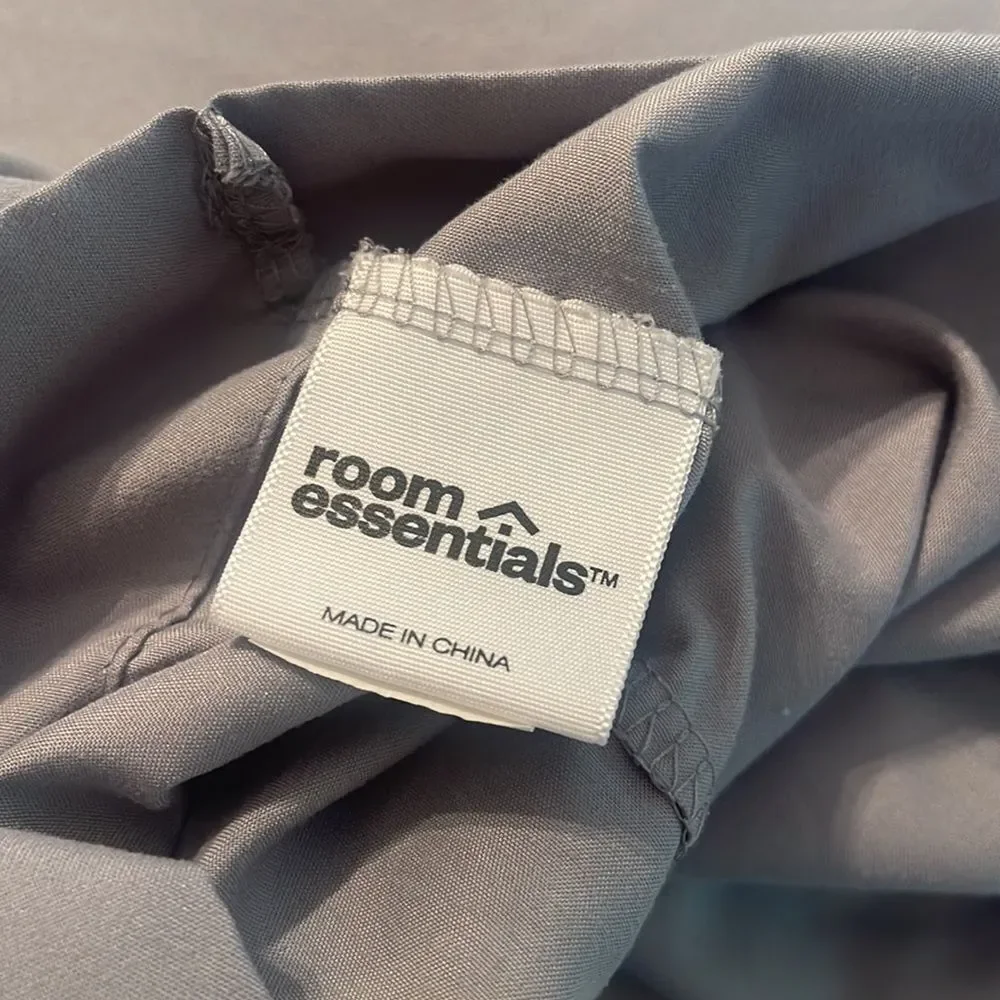 Twin/Twin XL Easy Care Solid Sheet Set - Room Essentials in Light Grey